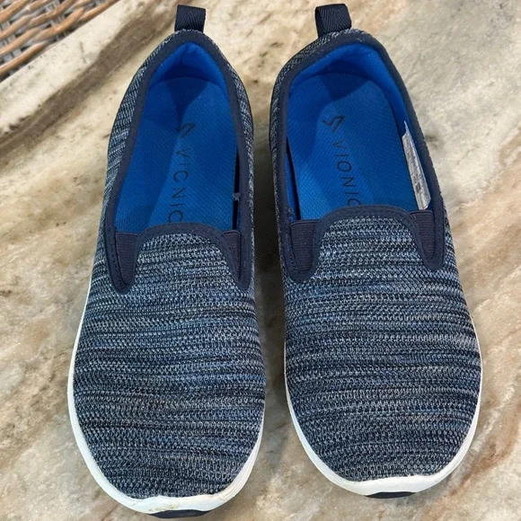 Women's VIONIC Delaney navy blue slip on orthotic sneakers- Size 10 - Picture 3 of 8